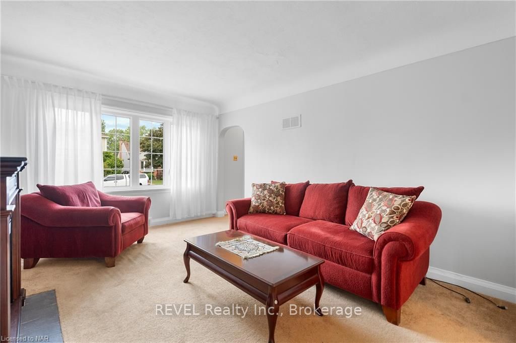 Photo 13 of 149 South Drive, St. Catharines, Old Glenridge — HOMEH