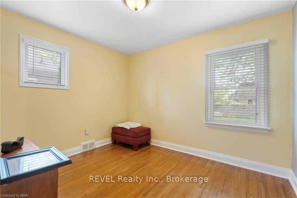 Photo 20 of 149 South Drive, St. Catharines, Old Glenridge — HOMEH