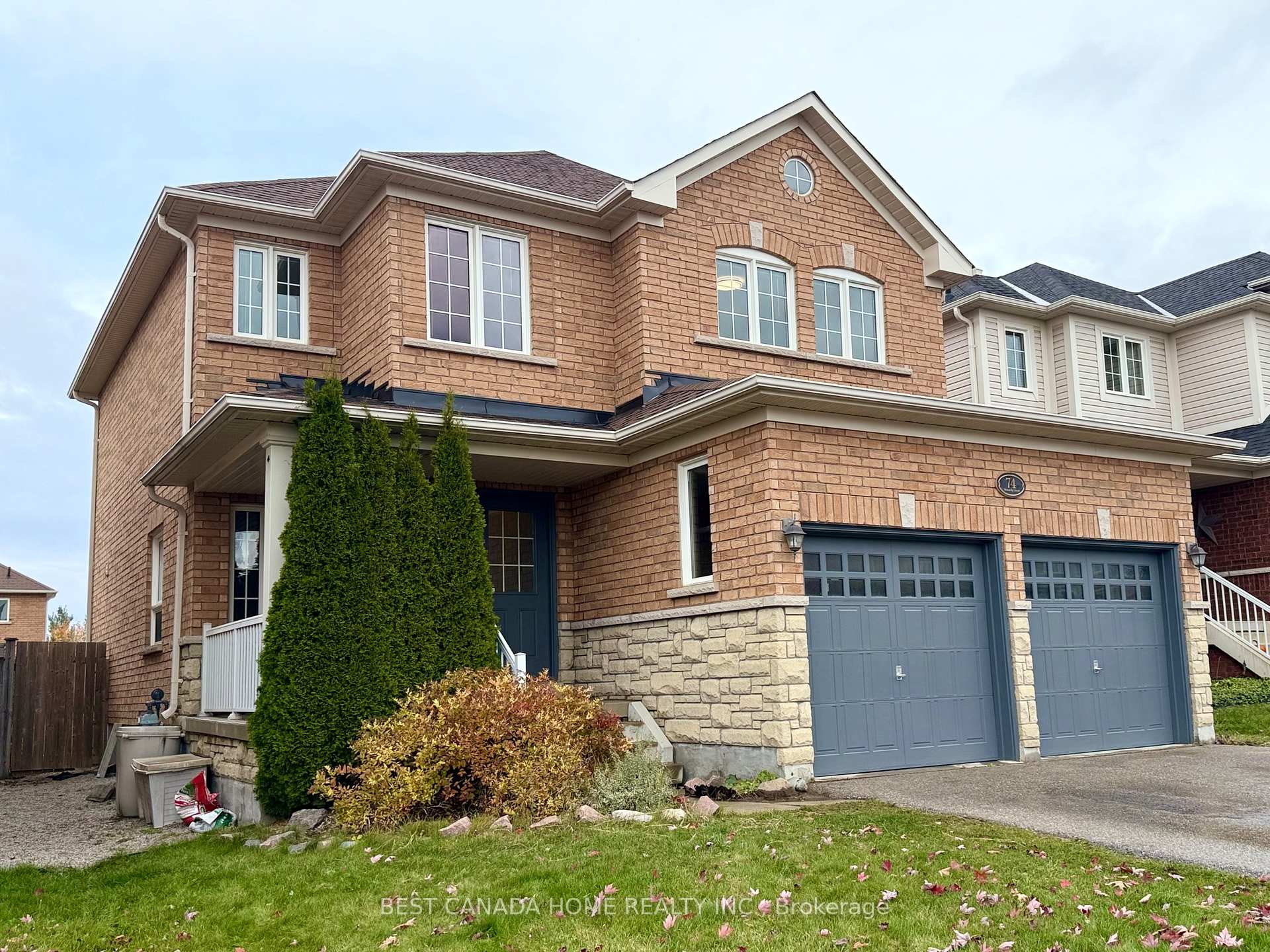 Photo 2 of 74 Monarchy Street S, Barrie, Innis-Shore — HOMEH