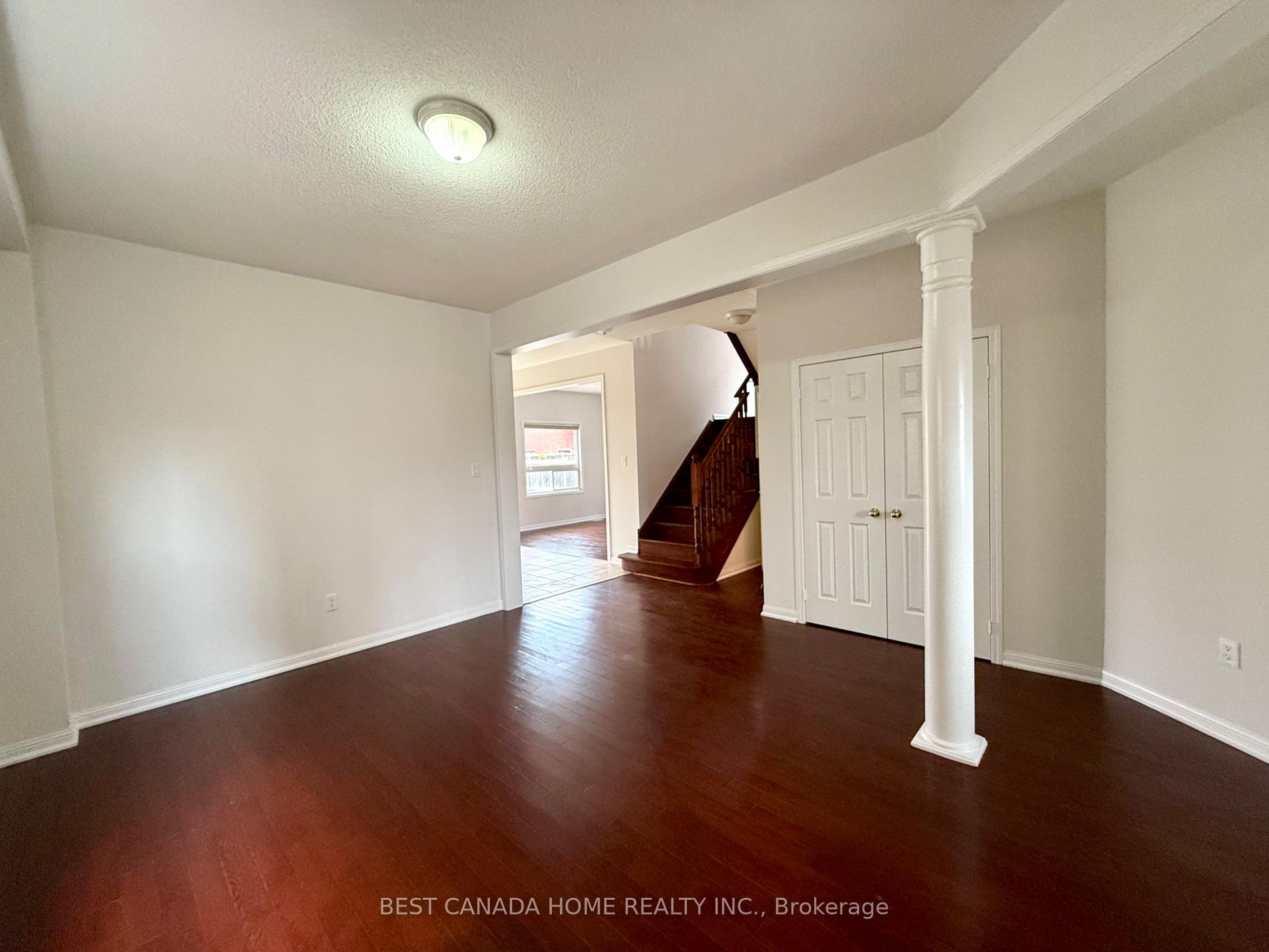 Photo 5 of 74 Monarchy Street S, Barrie, Innis-Shore — HOMEH