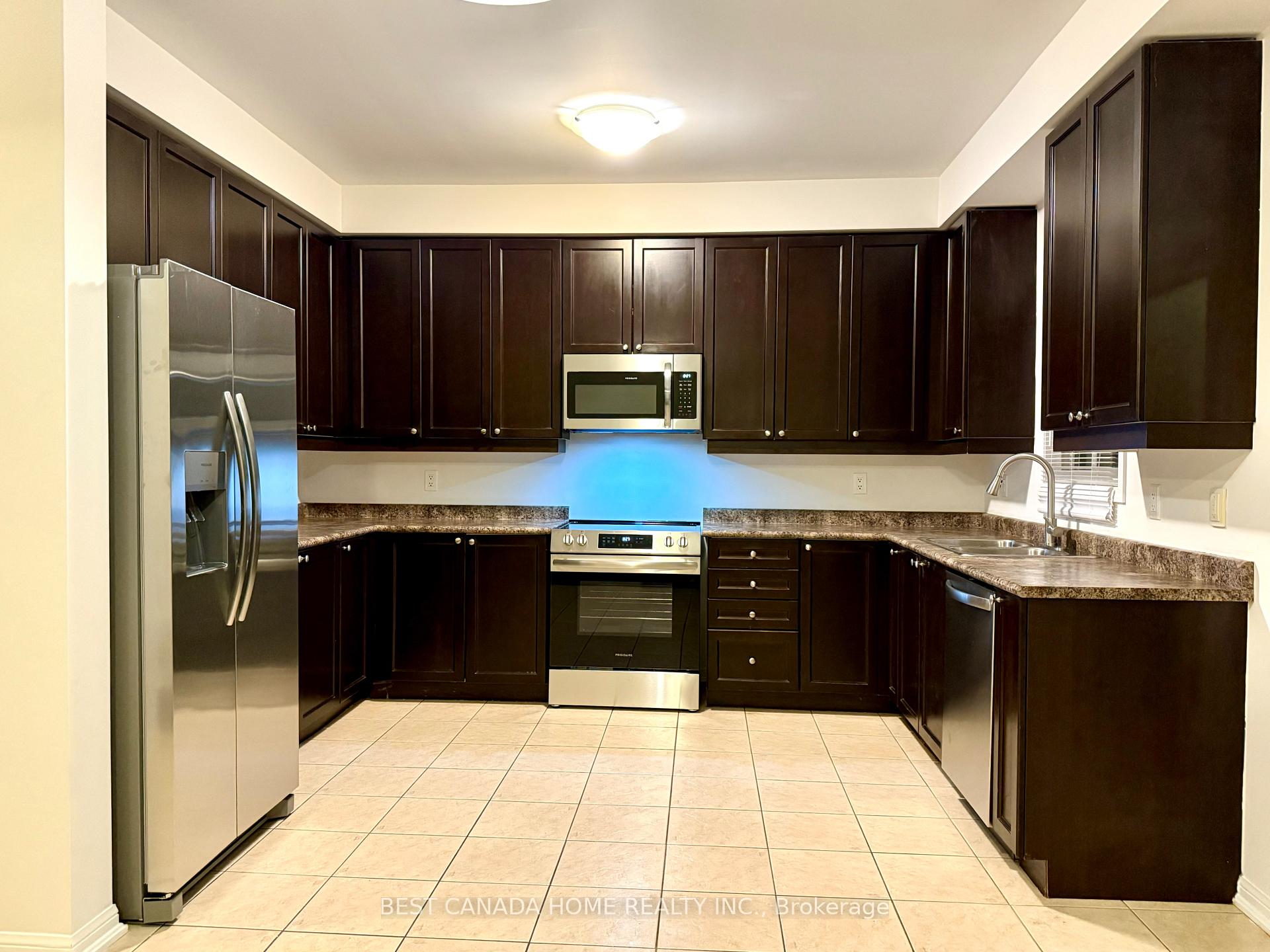Photo 7 of 74 Monarchy Street S, Barrie, Innis-Shore — HOMEH