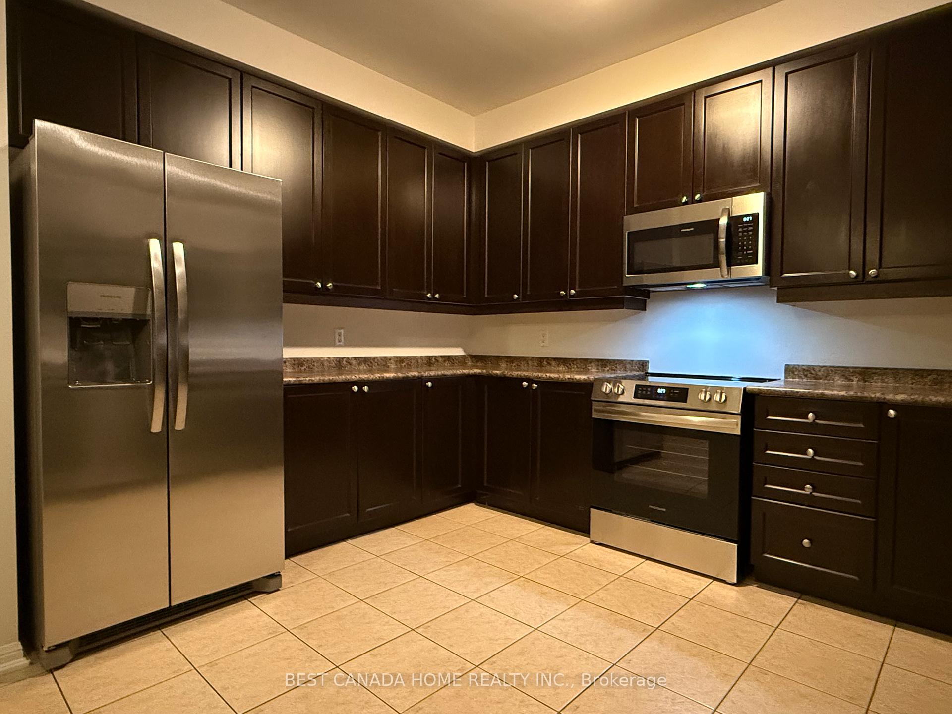 Photo 8 of 74 Monarchy Street S, Barrie, Innis-Shore — HOMEH