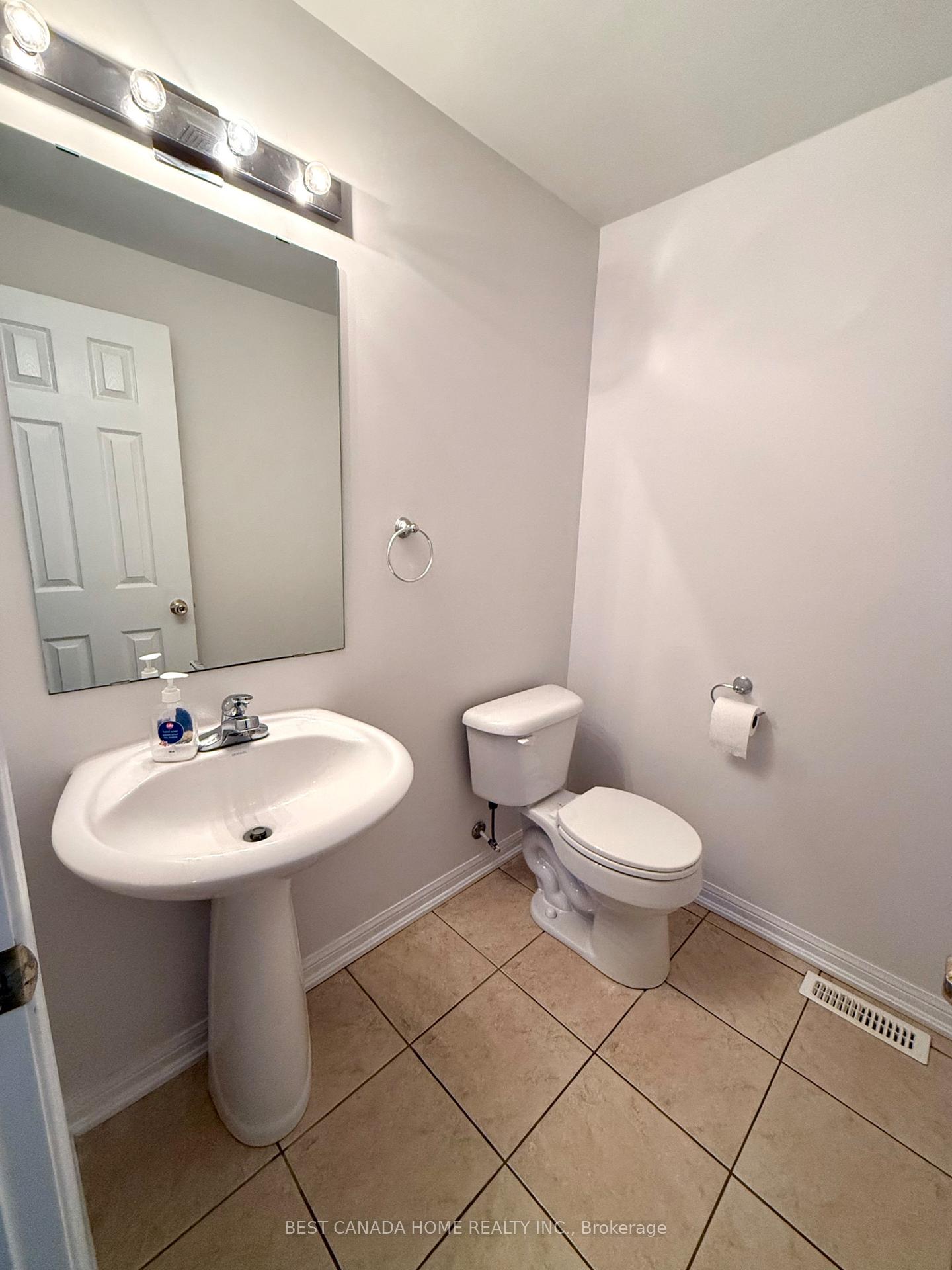Photo 12 of 74 Monarchy Street S, Barrie, Innis-Shore — HOMEH