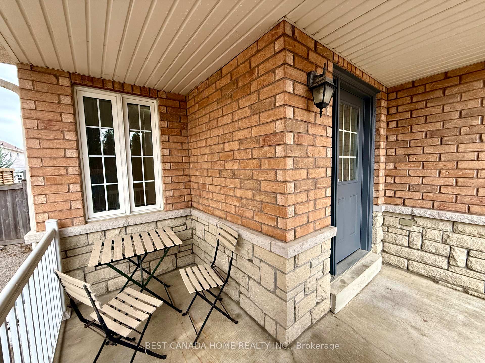 Photo 14 of 74 Monarchy Street S, Barrie, Innis-Shore — HOMEH