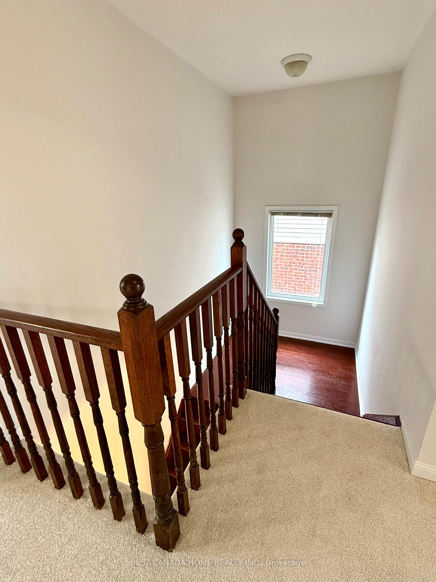 Photo 17 of 74 Monarchy Street S, Barrie, Innis-Shore — HOMEH