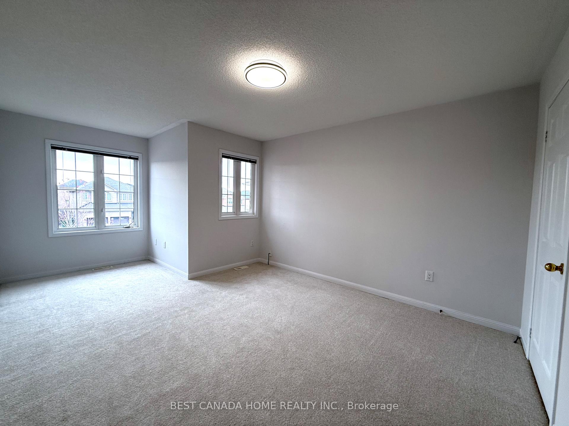 Photo 26 of 74 Monarchy Street S, Barrie, Innis-Shore — HOMEH
