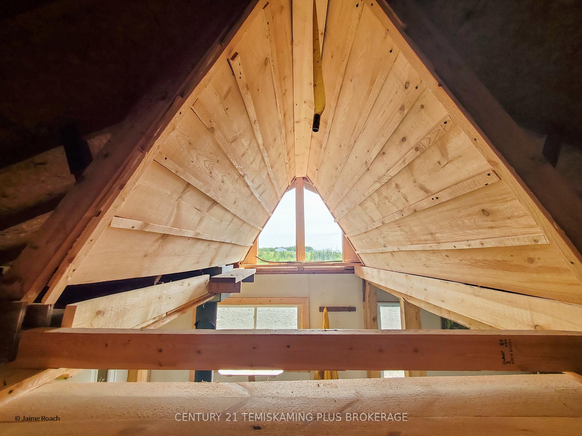 Photo 11 of 245407 569 Highway, Englehart, Central Timiskaming — HOMEH