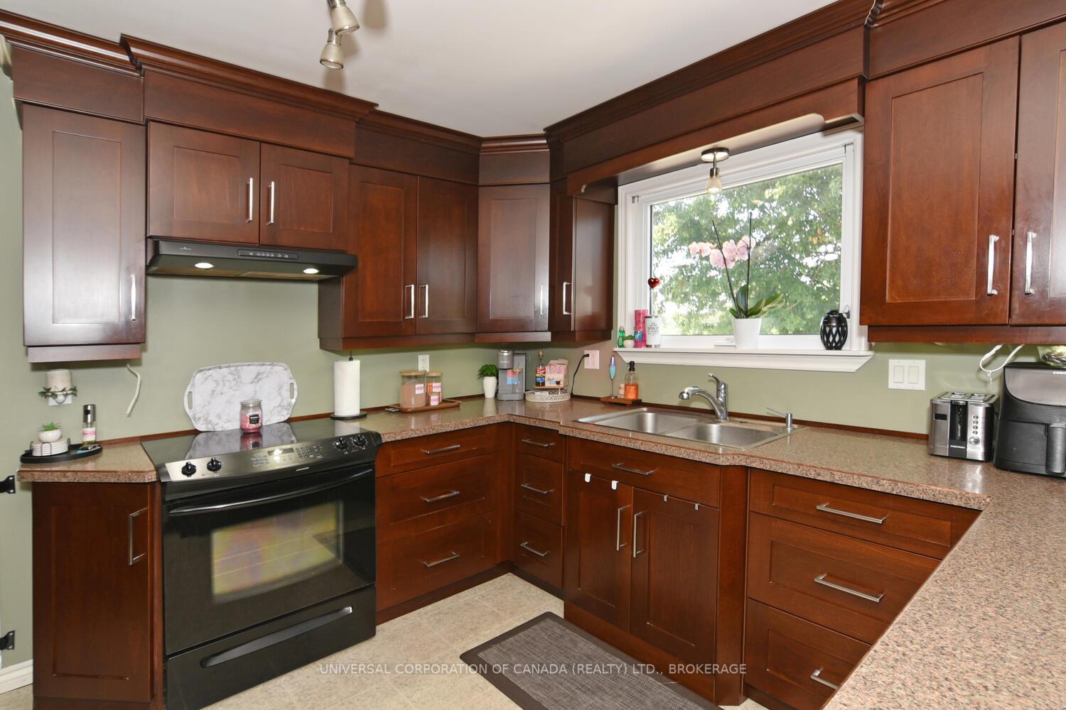 Photo 15 of 8467 Imperial Road S, Malahide, Rural Malahide — HOMEH