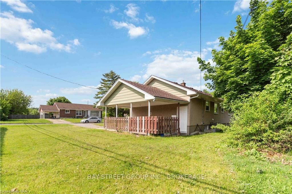 Photo 3 of 85 Jacobson Avenue, St. Catharines, Glendale/Glenridge — HOMEH