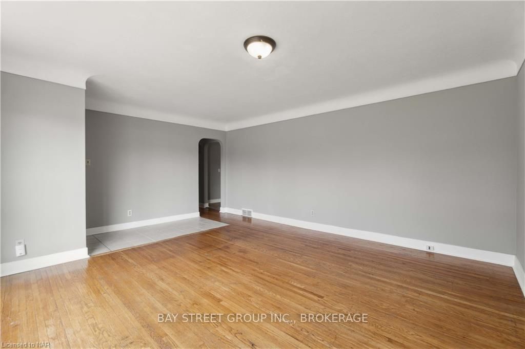 Photo 7 of 85 Jacobson Avenue, St. Catharines, Glendale/Glenridge — HOMEH