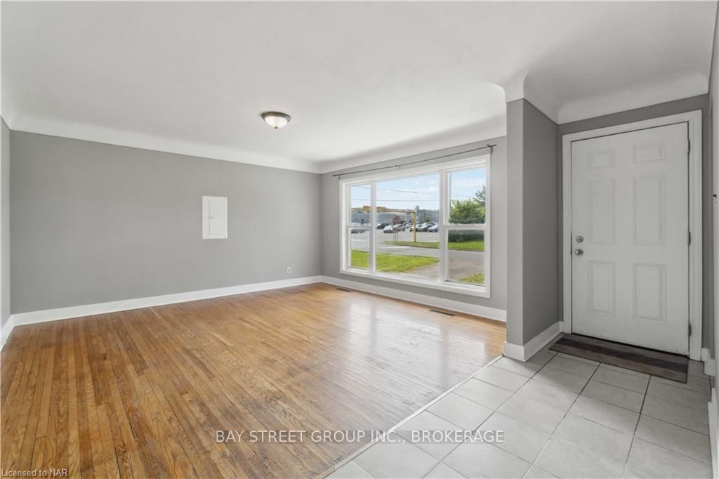 Photo 10 of 85 Jacobson Avenue, St. Catharines, Glendale/Glenridge — HOMEH
