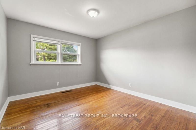 Photo 11 of 85 Jacobson Avenue, St. Catharines, Glendale/Glenridge — HOMEH