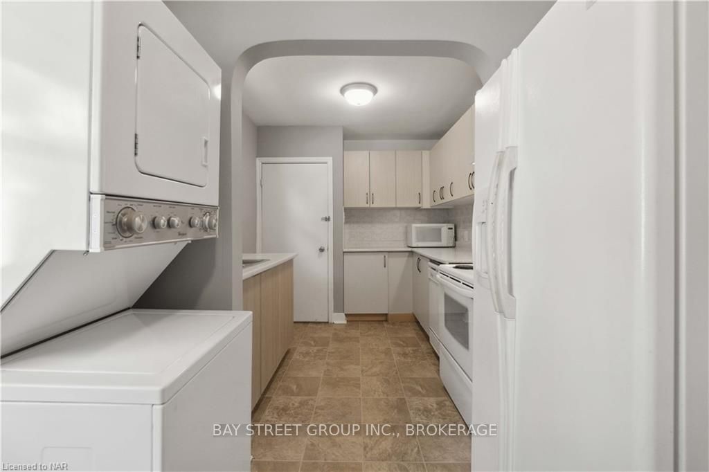 Photo 13 of 85 Jacobson Avenue, St. Catharines, Glendale/Glenridge — HOMEH