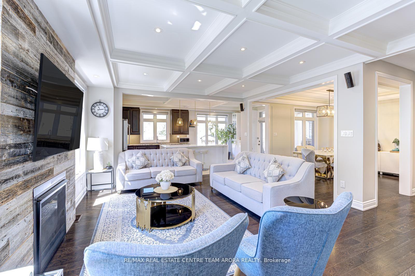 Photo 4 of 43 Elysian Fields Circle, Brampton, Bram West — HOMEH