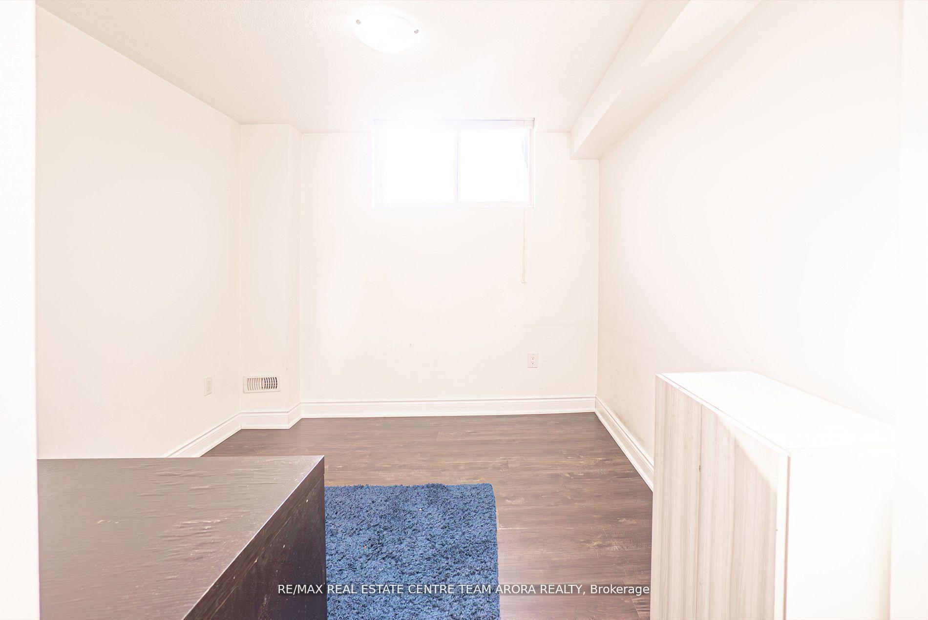 Photo 5 of 43 Elysian Fields Circle, Brampton, Bram West — HOMEH