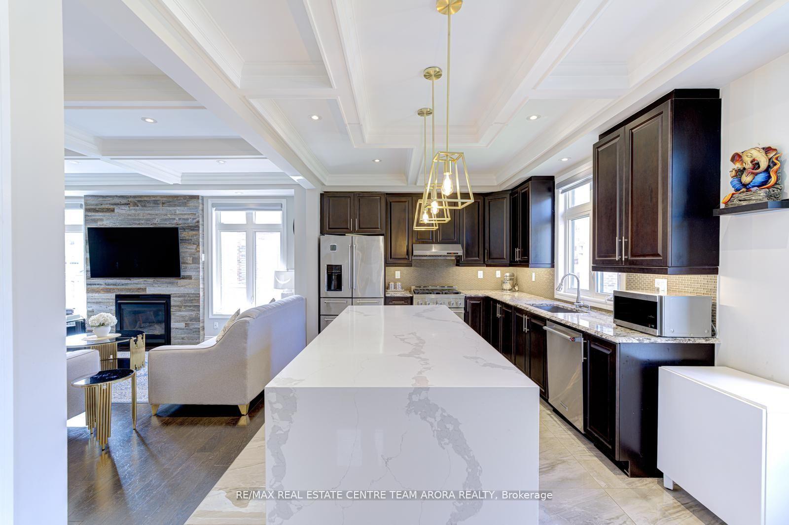 Photo 10 of 43 Elysian Fields Circle, Brampton, Bram West — HOMEH