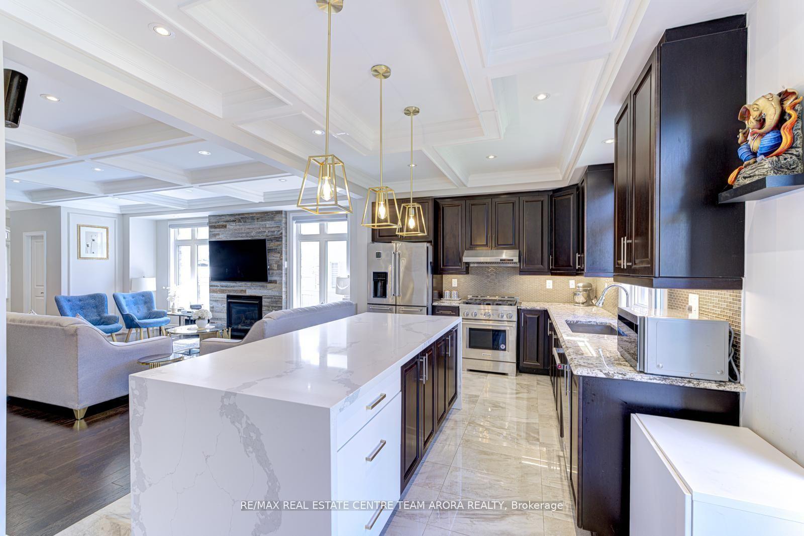 Photo 6 of 43 Elysian Fields Circle, Brampton, Bram West — HOMEH