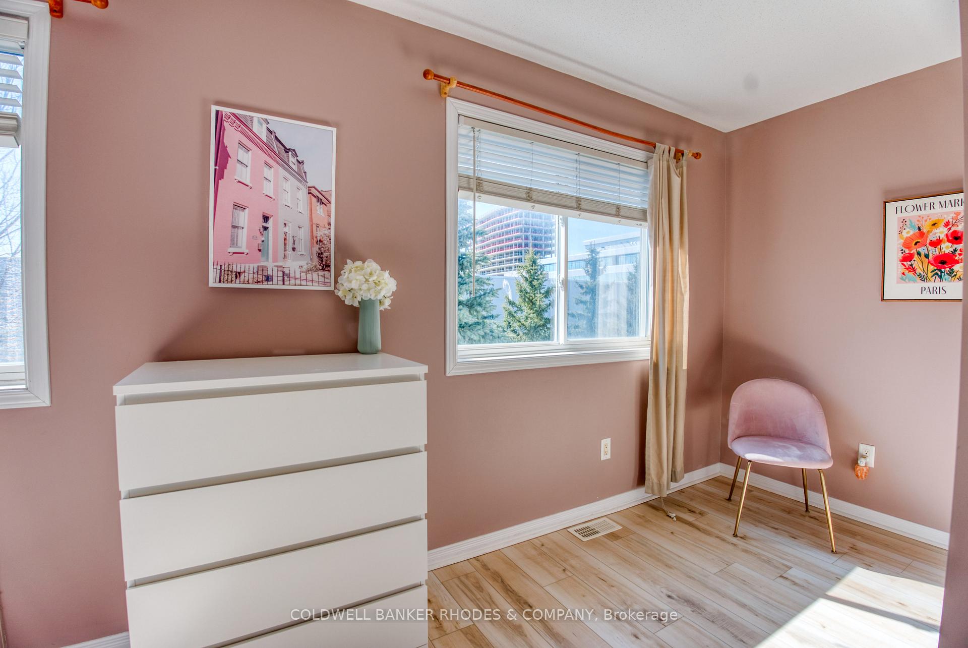 Photo 17 of 139 Scout Street, Ottawa, Central Park — HOMEH
