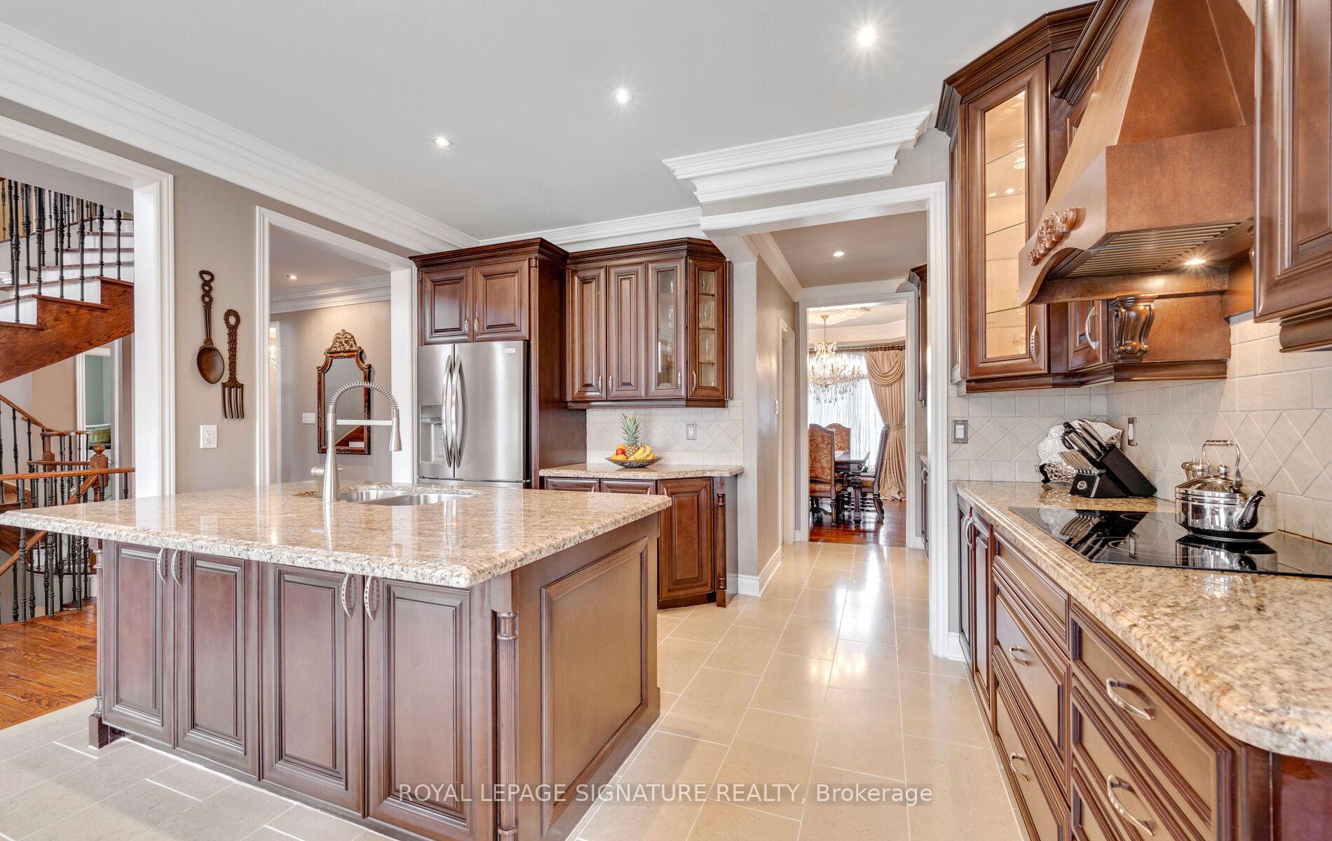 Photo 7 of 128 Valleycreek Drive, Brampton, Bram East — HOMEH
