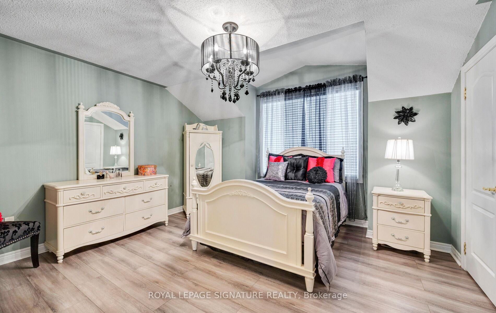 Photo 15 of 128 Valleycreek Drive, Brampton, Bram East — HOMEH