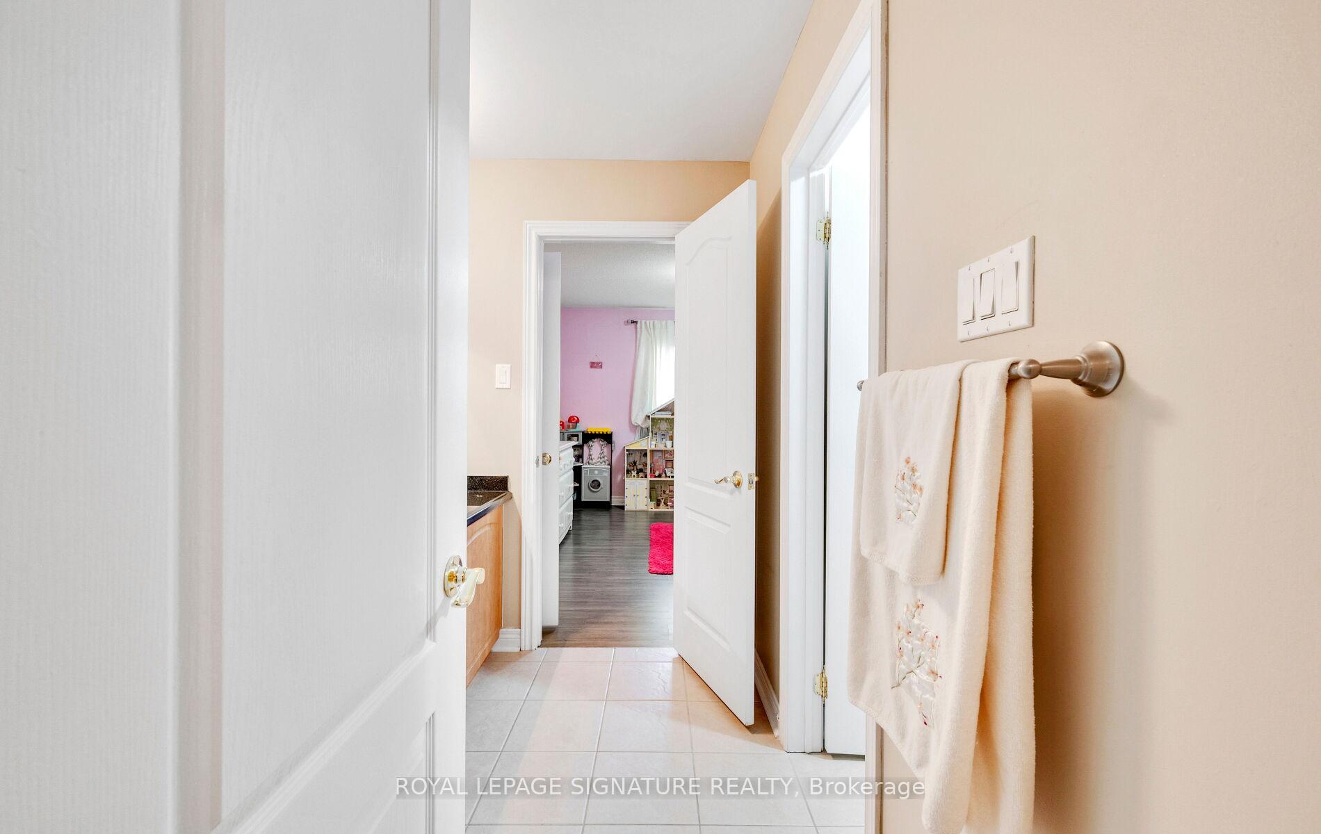 Photo 16 of 128 Valleycreek Drive, Brampton, Bram East — HOMEH