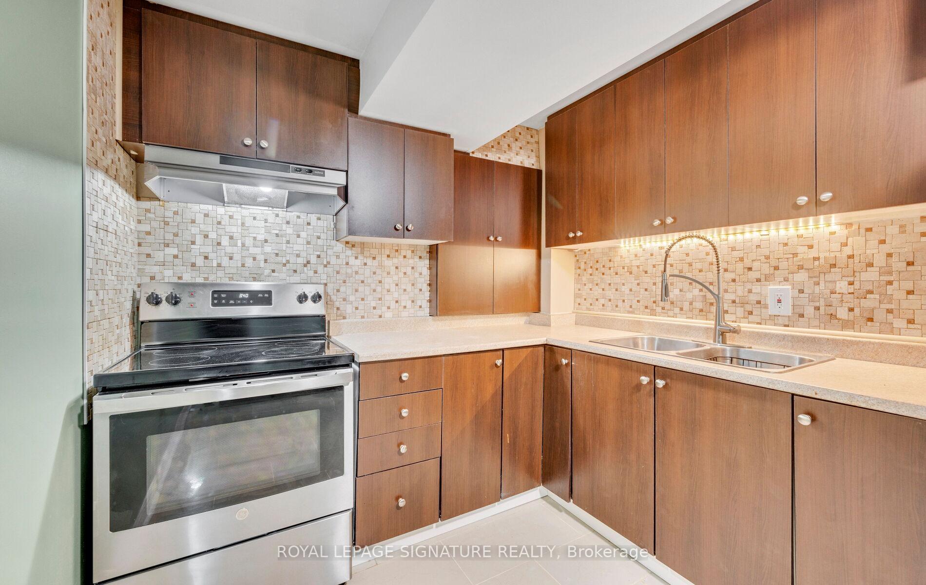Photo 20 of 128 Valleycreek Drive, Brampton, Bram East — HOMEH