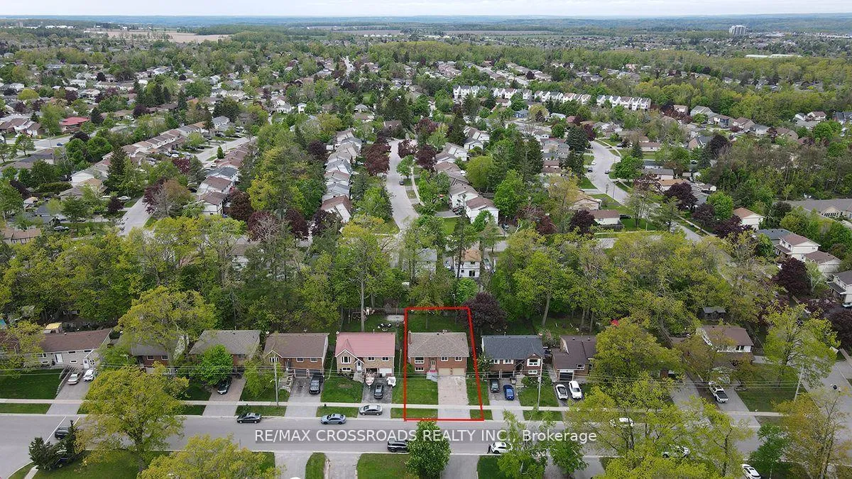 Photo 3 of 160 letitia Street, Barrie, Letitia Heights — HOMEH
