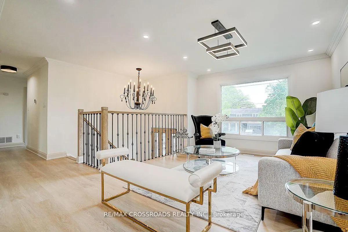 Photo 6 of 160 letitia Street, Barrie, Letitia Heights — HOMEH