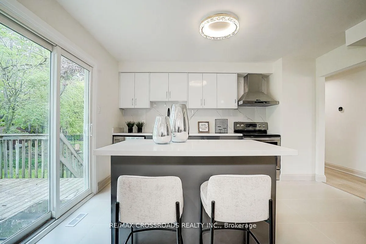 Photo 13 of 160 letitia Street, Barrie, Letitia Heights — HOMEH