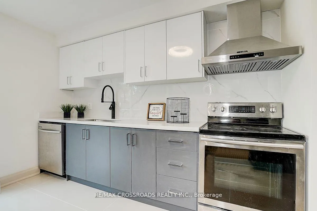 Photo 15 of 160 letitia Street, Barrie, Letitia Heights — HOMEH