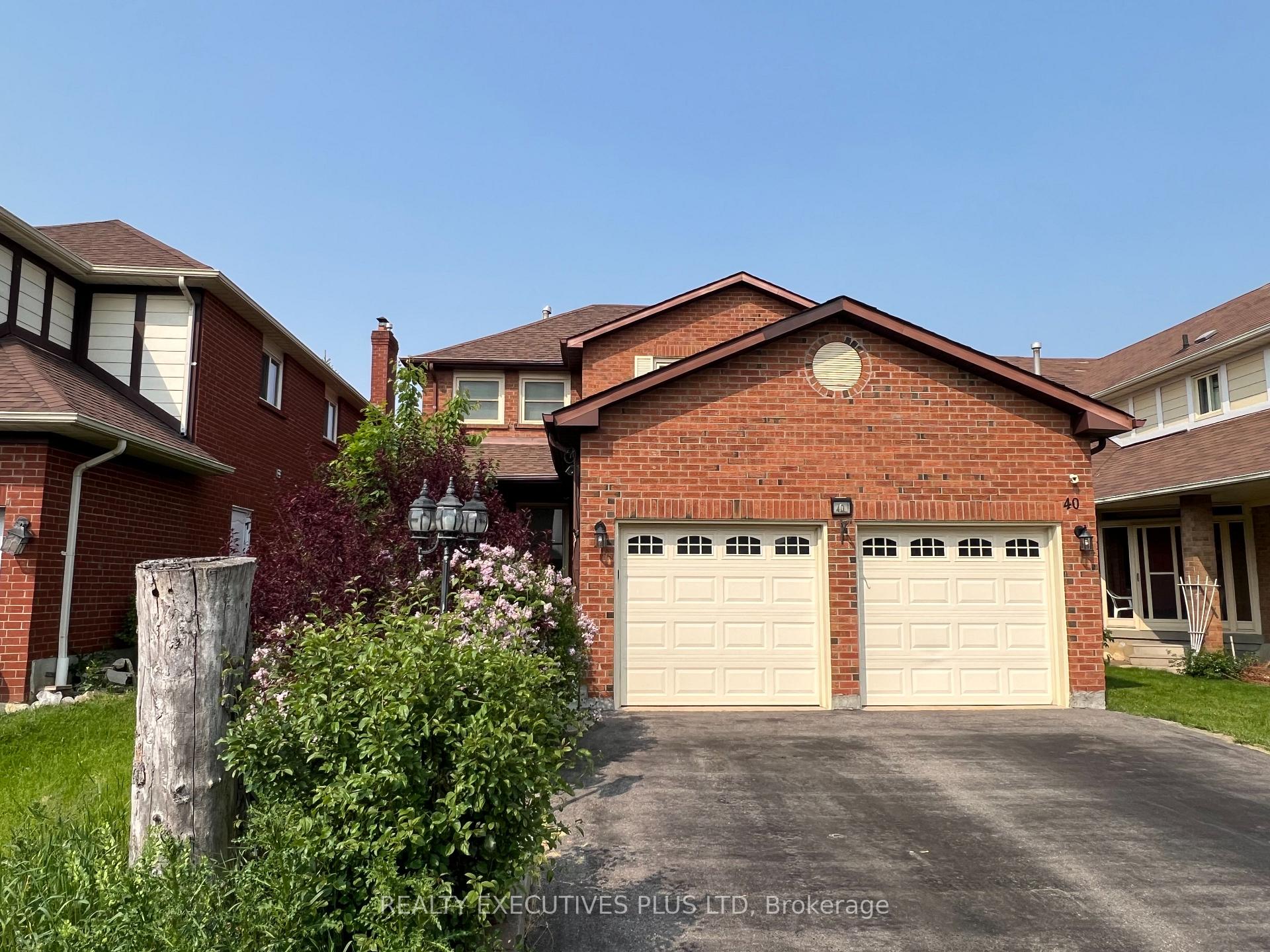 Front of 40 Lord Simcoe Drive
