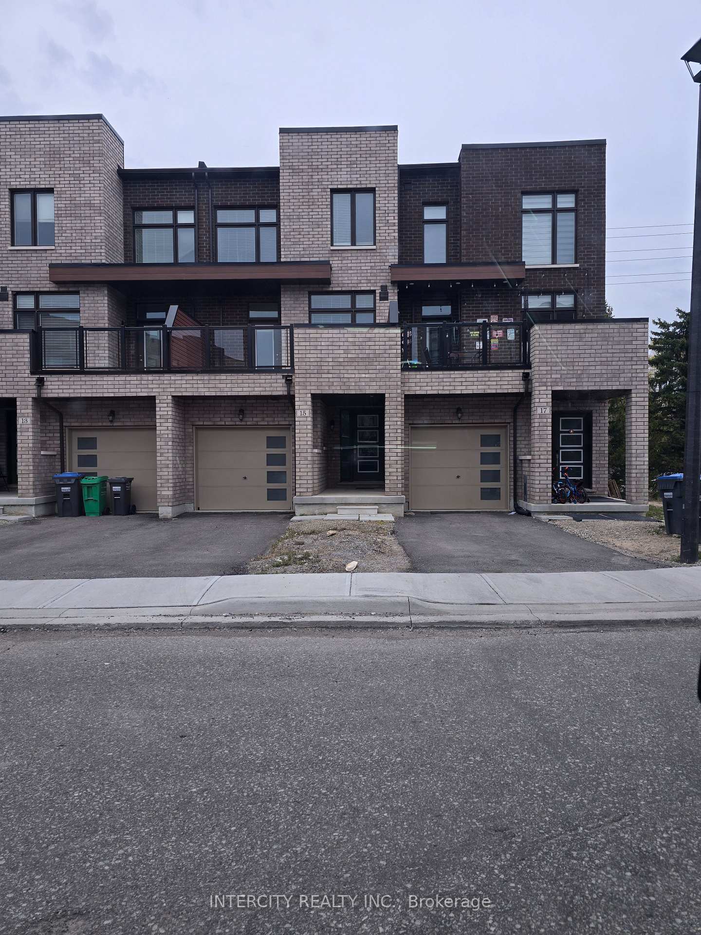 Photo 1 of 15 Queenpost Drive, Brampton, Credit Valley — HOMEH