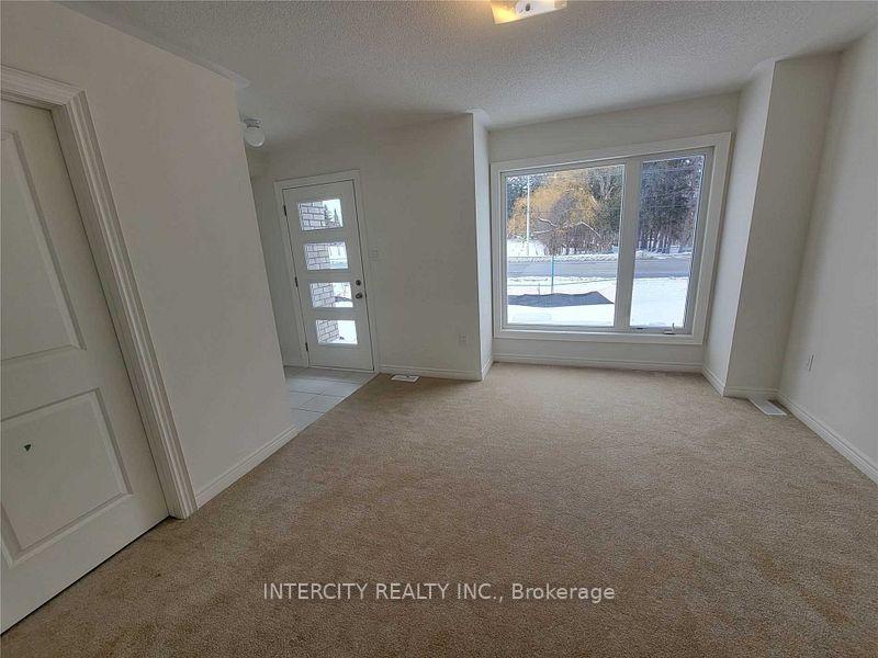 Photo 2 of 15 Queenpost Drive, Brampton, Credit Valley — HOMEH