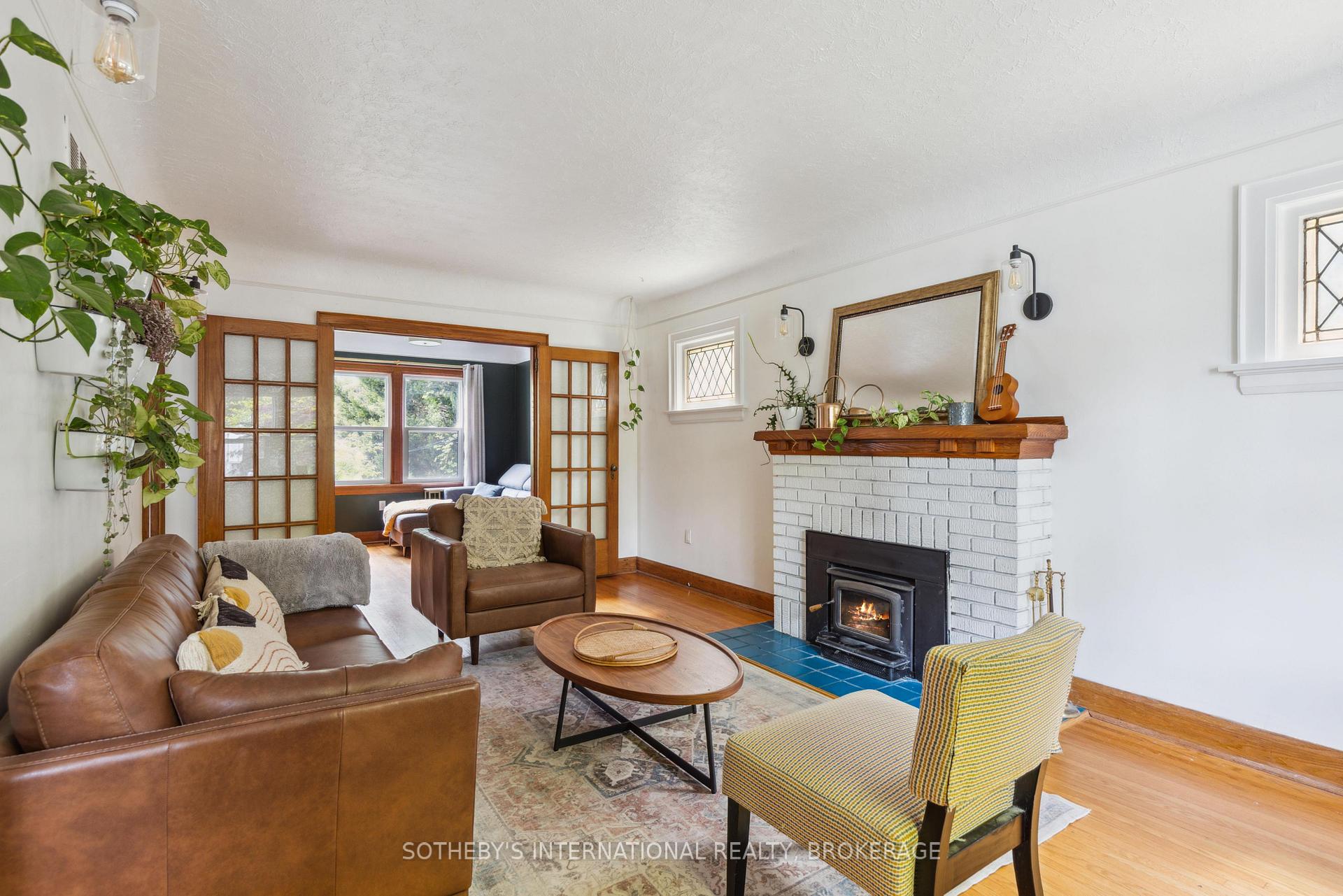 Photo 6 of 16 Thairs Avenue, St. Catharines, Downtown — HOMEH