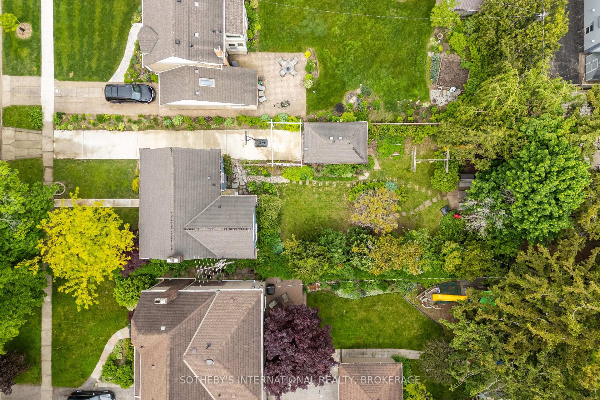 Photo 36 of 16 Thairs Avenue, St. Catharines, Downtown — HOMEH