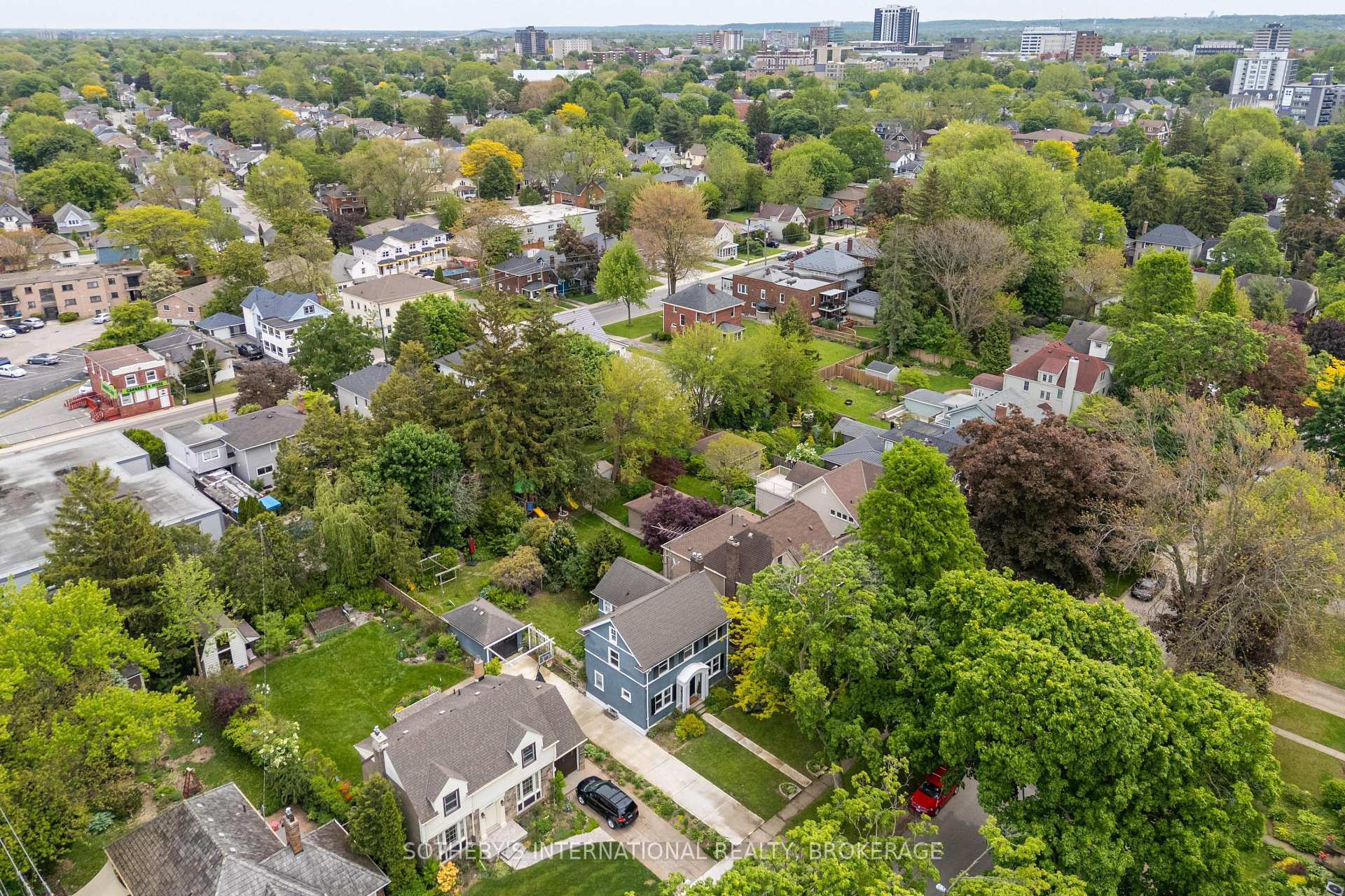Photo 39 of 16 Thairs Avenue, St. Catharines, Downtown — HOMEH
