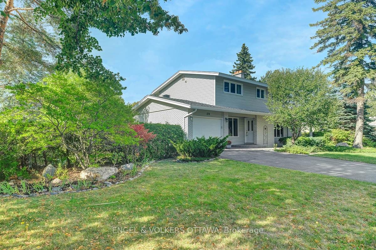 Photo 3 of 29 Qualicum Street, Ottawa, Bruce Farm/Graham Park/Qualicum/Bellands — HOMEH