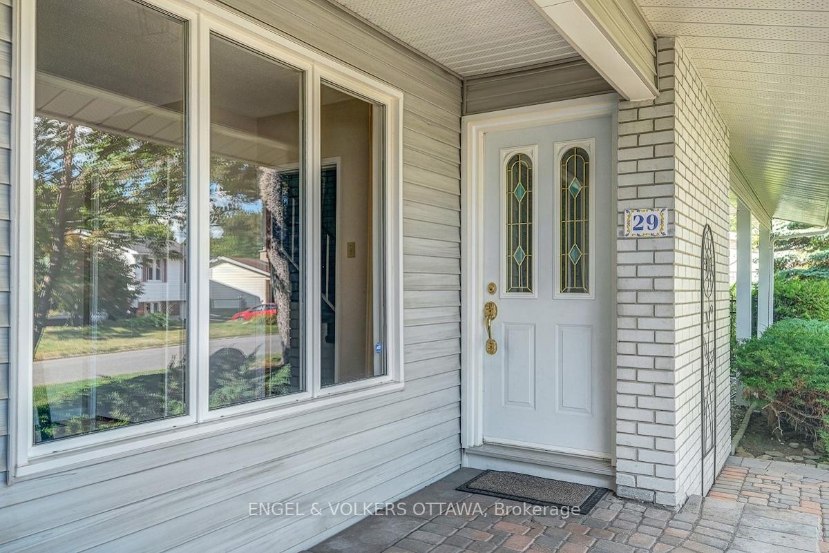 Photo 4 of 29 Qualicum Street, Ottawa, Bruce Farm/Graham Park/Qualicum/Bellands — HOMEH