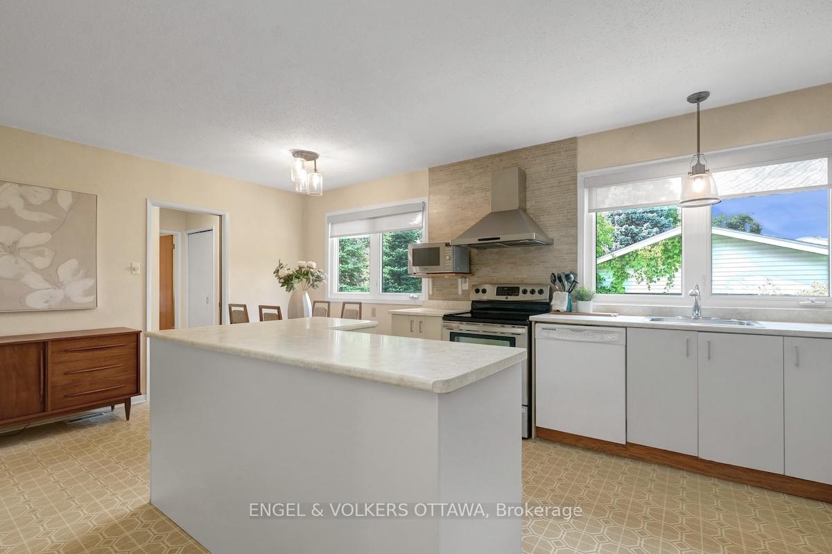 Photo 18 of 29 Qualicum Street, Ottawa, Bruce Farm/Graham Park/Qualicum/Bellands — HOMEH