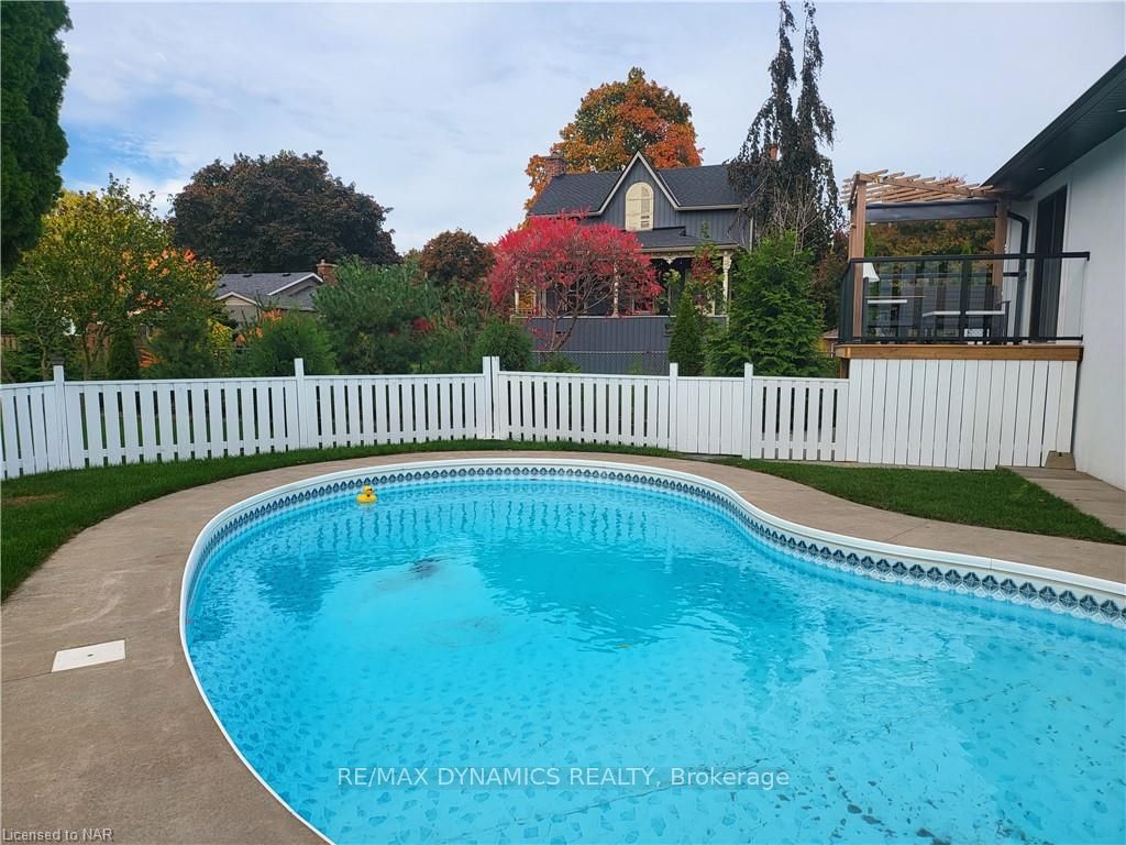 Photo 3 of 1 1/2 Corbett Avenue, St. Catharines, Port Dalhousie — HOMEH