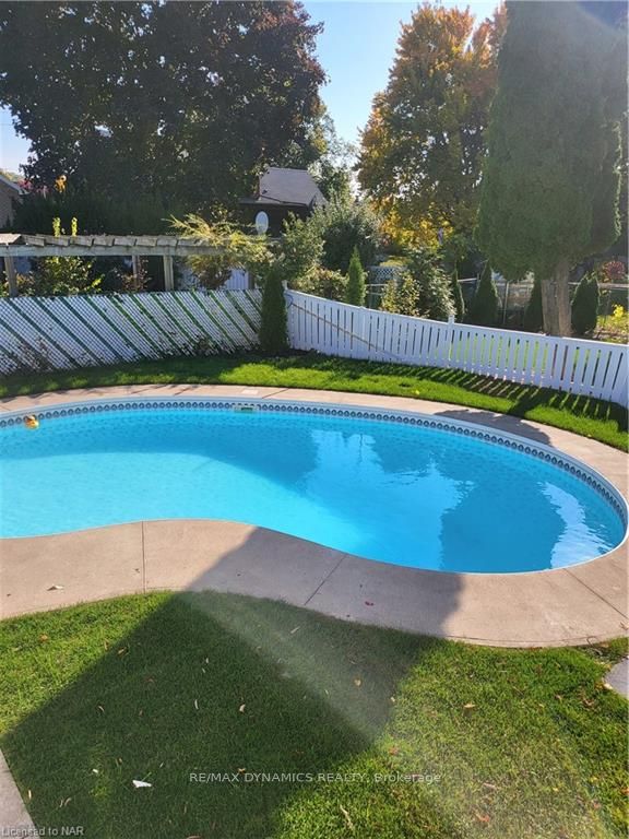 Photo 5 of 1 1/2 Corbett Avenue, St. Catharines, Port Dalhousie — HOMEH