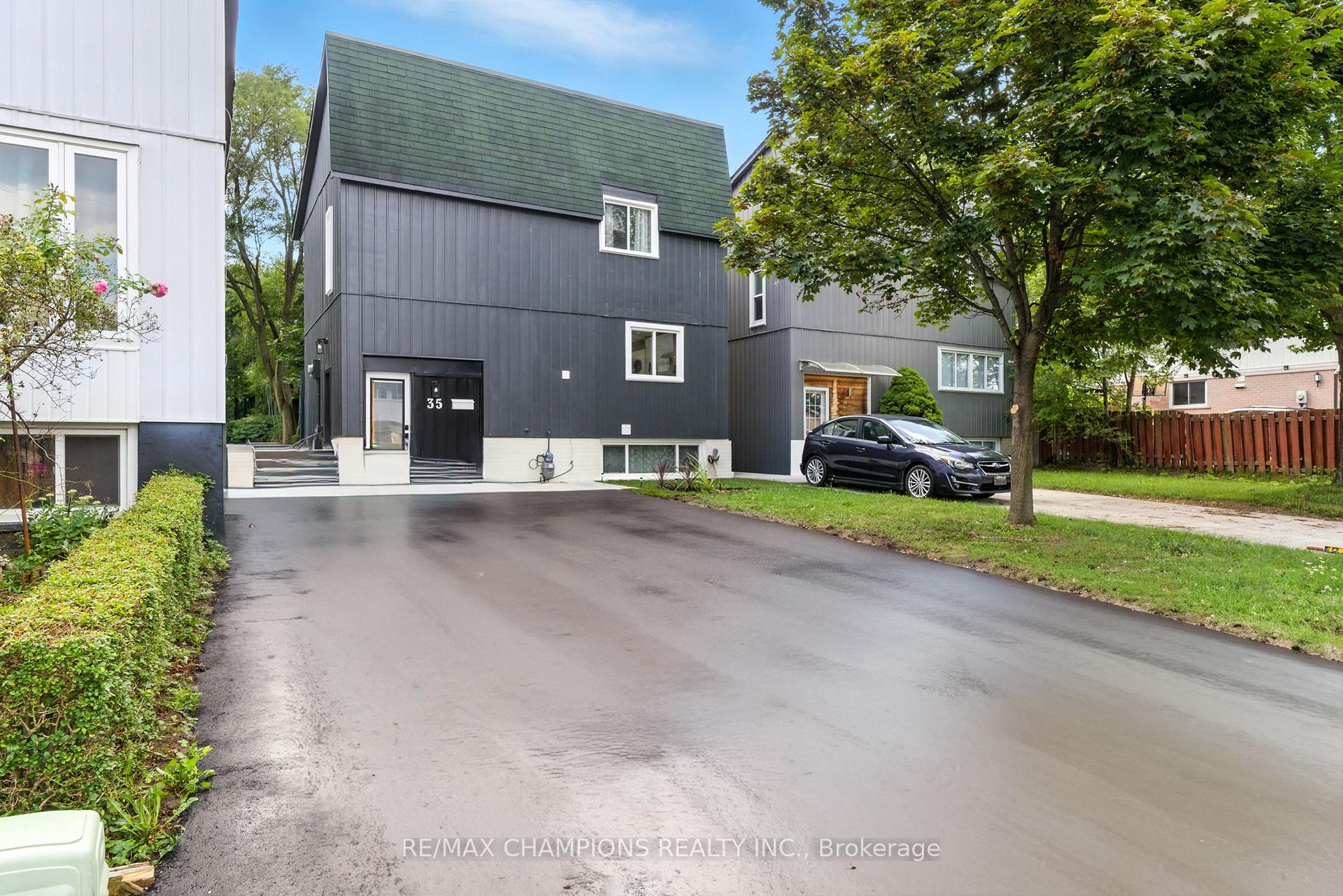 Photo 3 of 35 Hercules Court, Brampton, Central Park — HOMEH