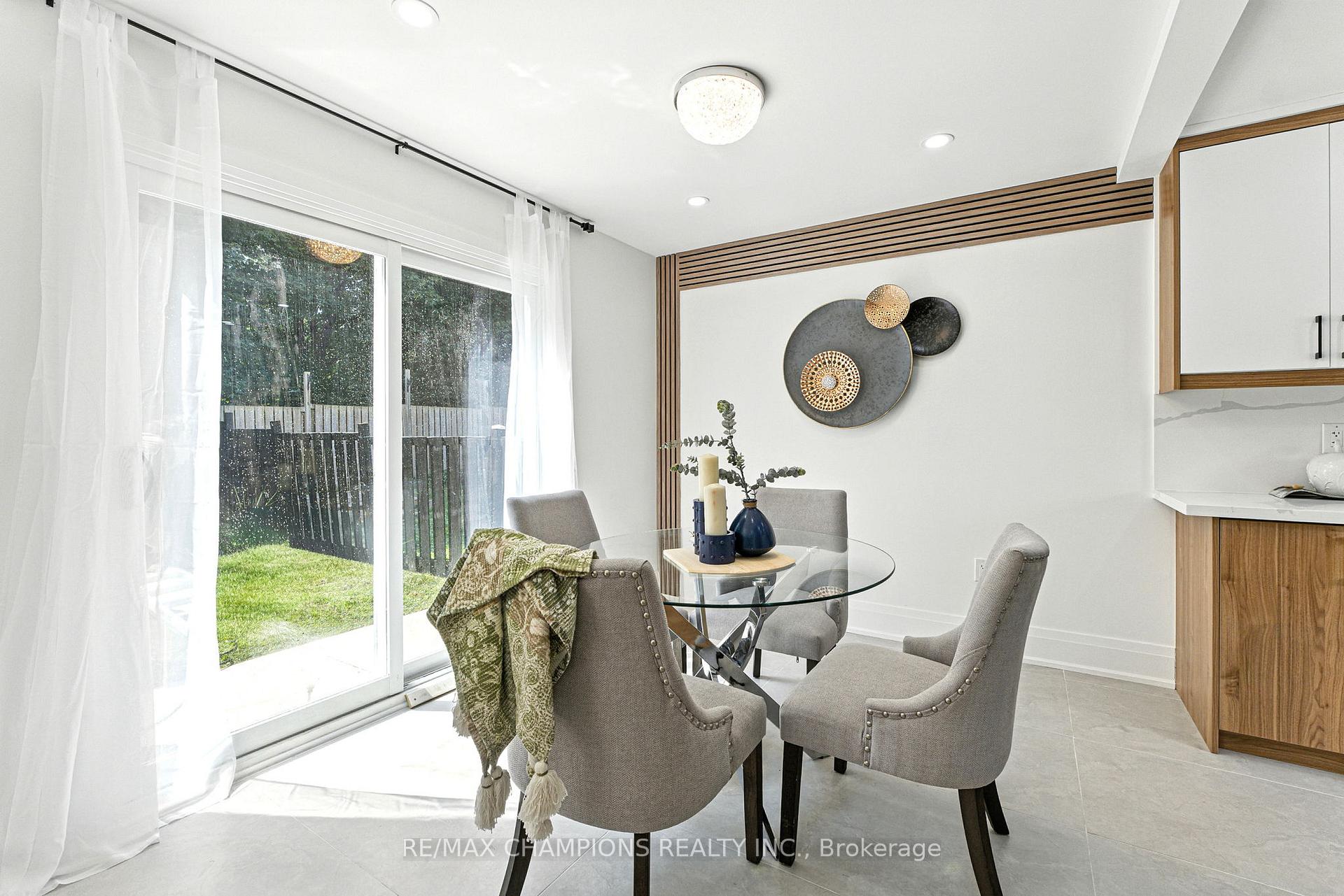Photo 10 of 35 Hercules Court, Brampton, Central Park — HOMEH