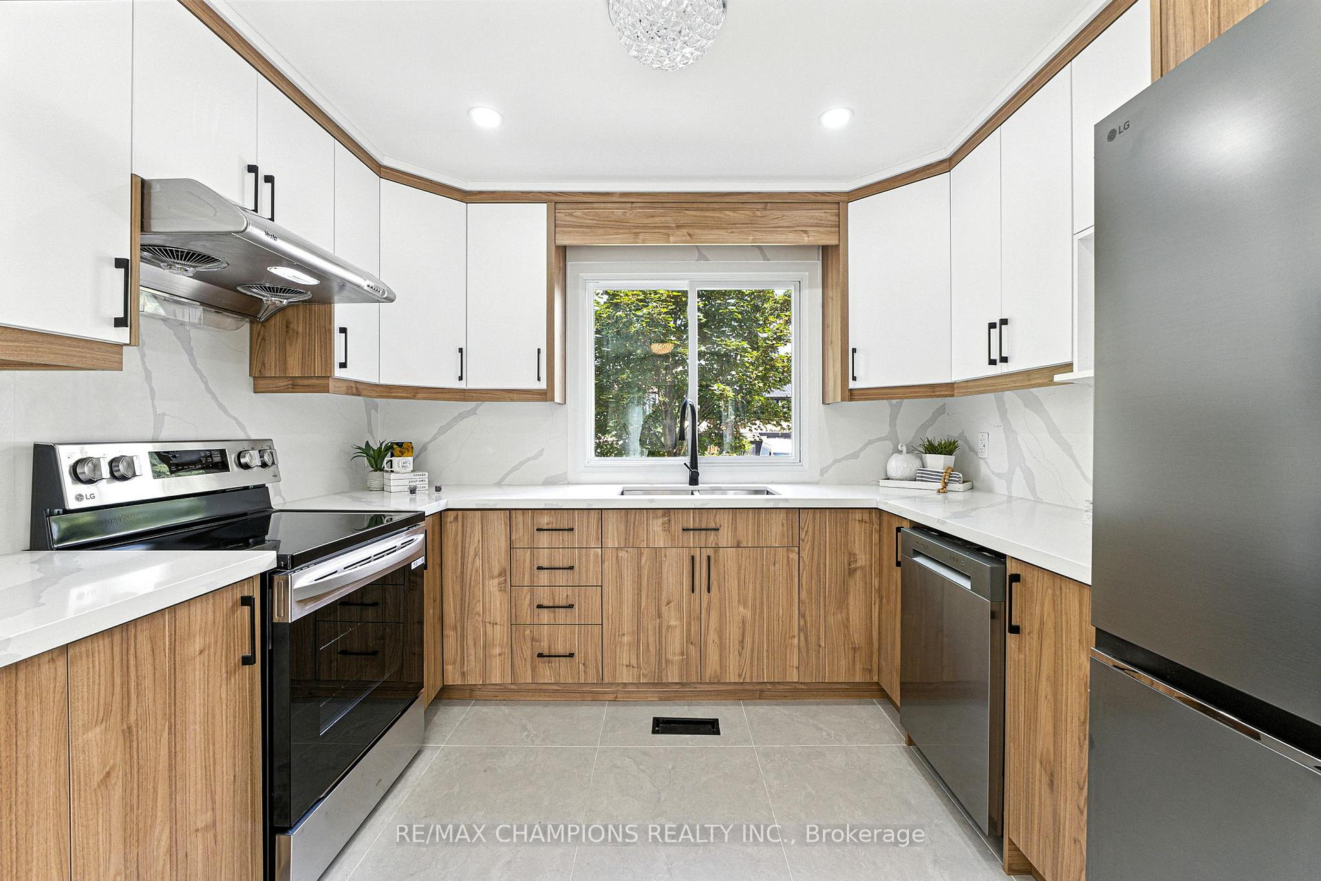 Photo 14 of 35 Hercules Court, Brampton, Central Park — HOMEH