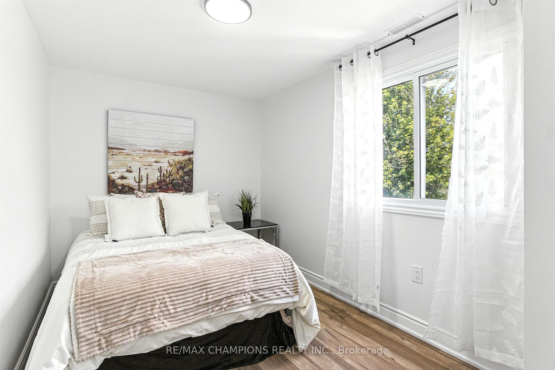 Photo 23 of 35 Hercules Court, Brampton, Central Park — HOMEH