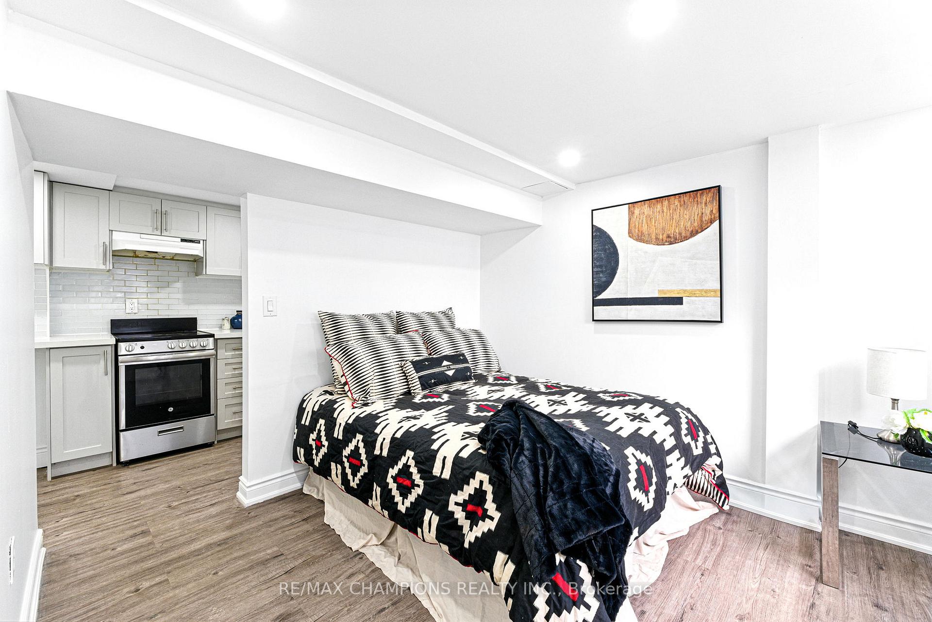 Photo 30 of 35 Hercules Court, Brampton, Central Park — HOMEH
