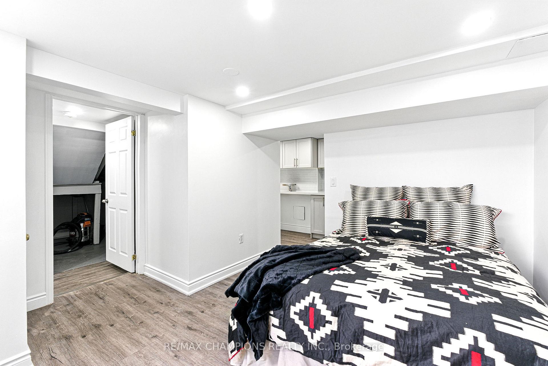 Photo 31 of 35 Hercules Court, Brampton, Central Park — HOMEH