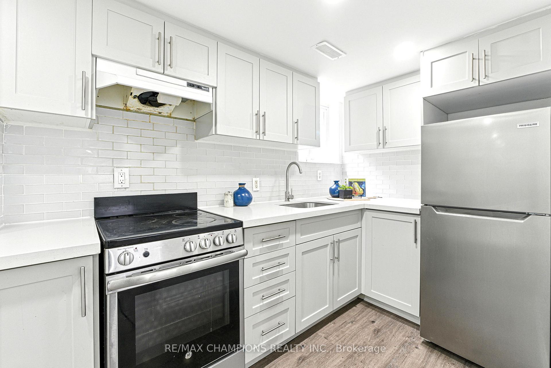 Photo 32 of 35 Hercules Court, Brampton, Central Park — HOMEH