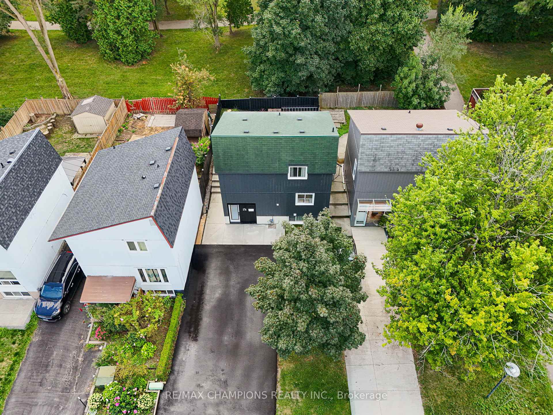 Photo 45 of 35 Hercules Court, Brampton, Central Park — HOMEH
