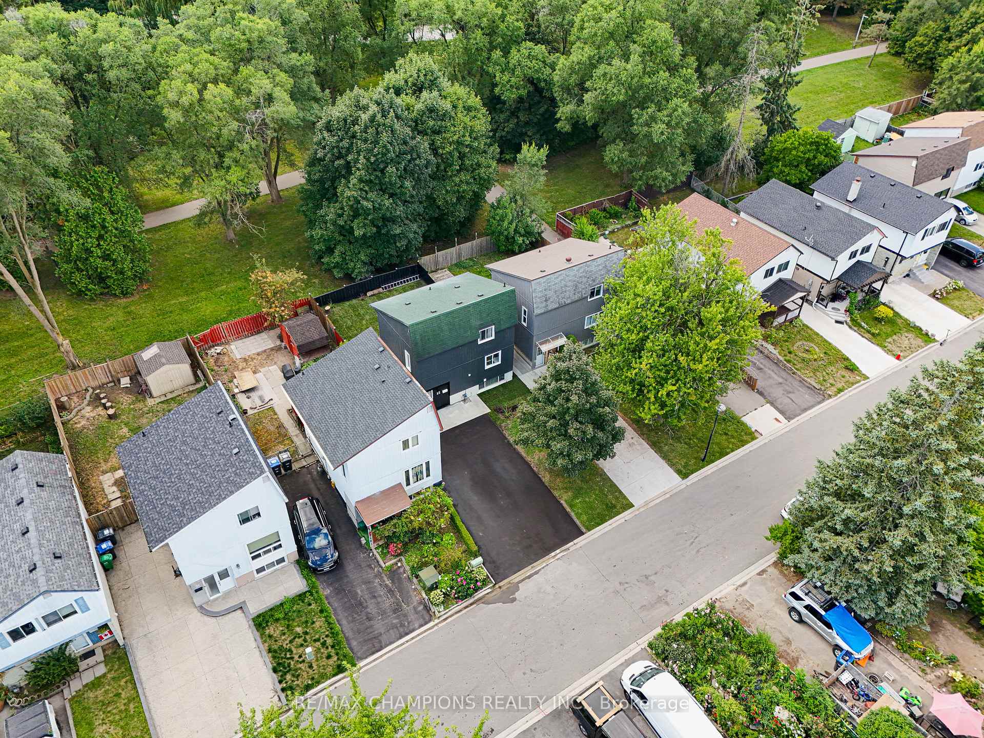 Photo 49 of 35 Hercules Court, Brampton, Central Park — HOMEH